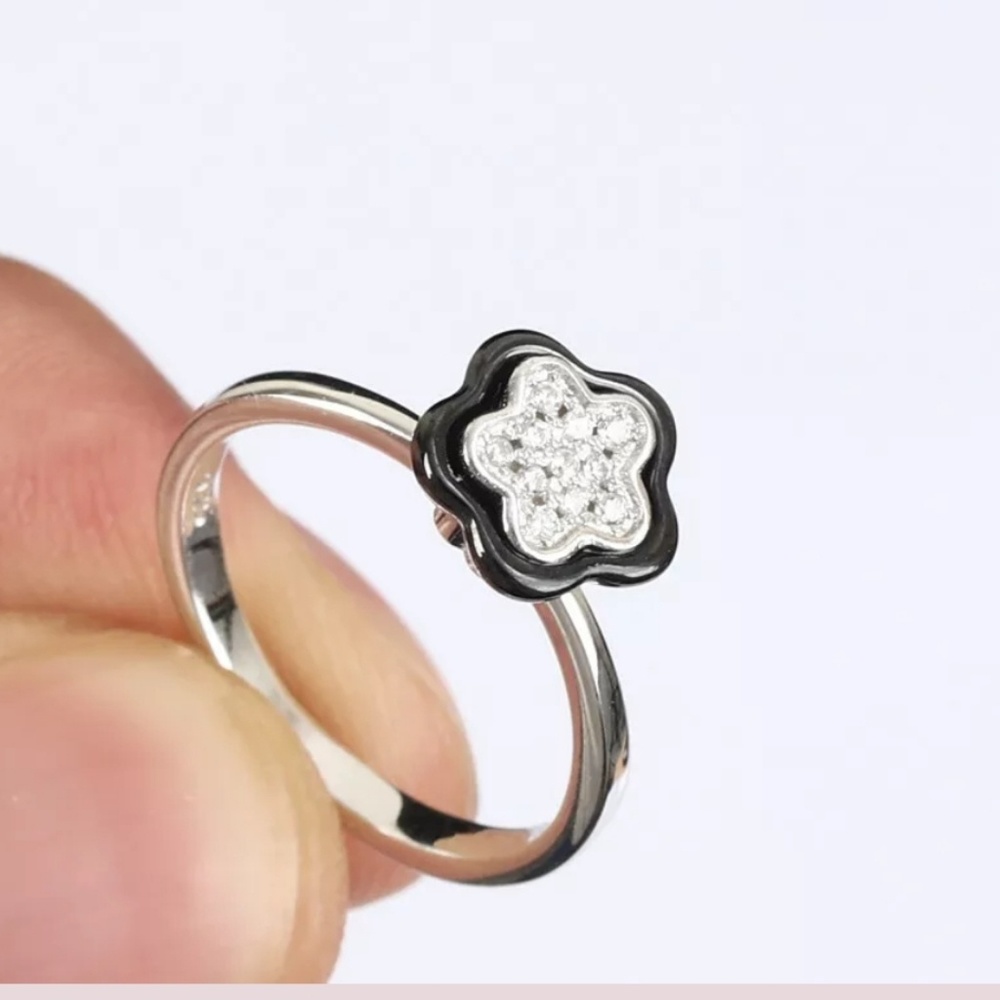 Sterling silver black daisy ring - Picture 3 of 3